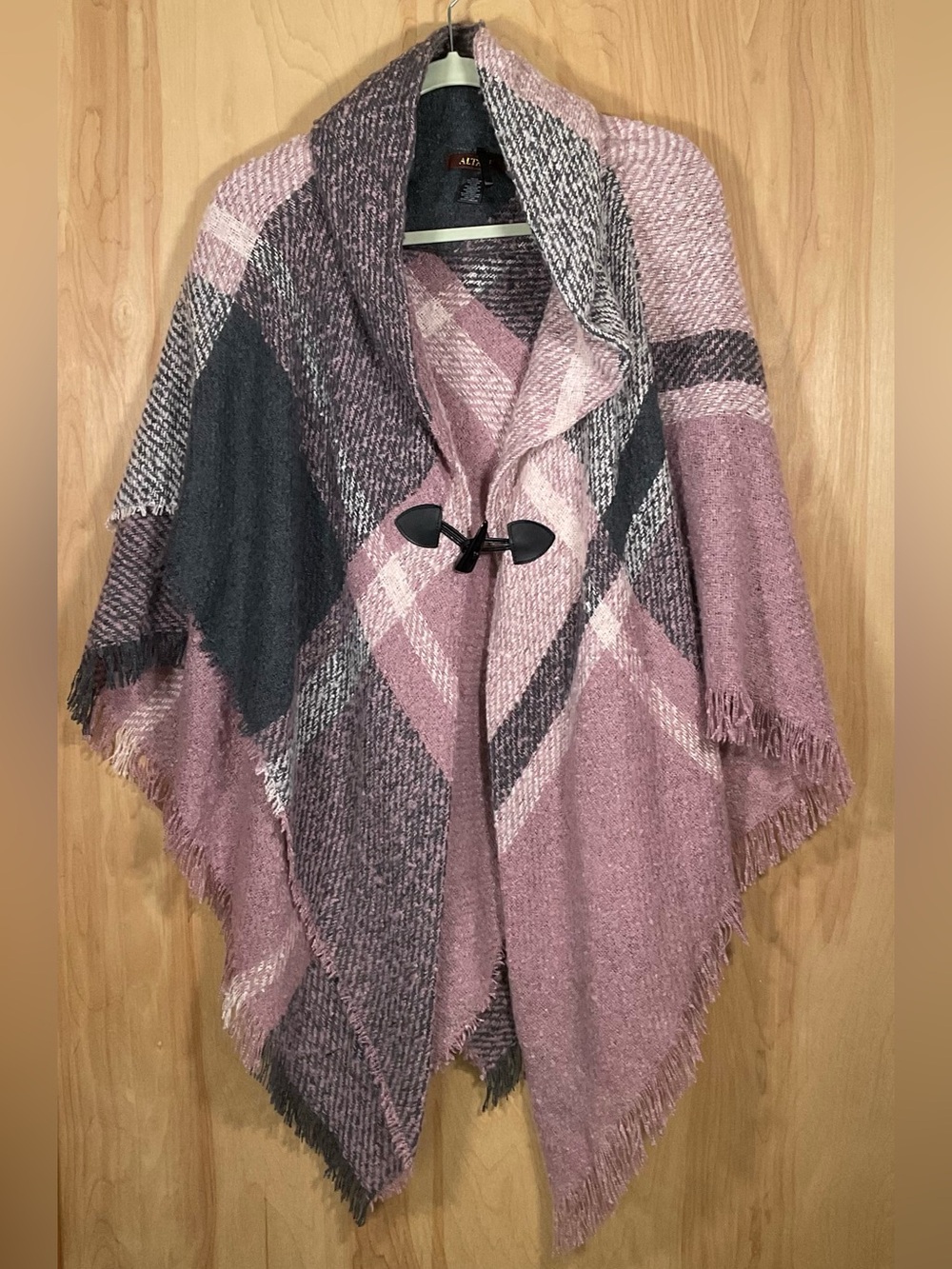 Altare Sweater Poncho Plaid Fringe - Like New